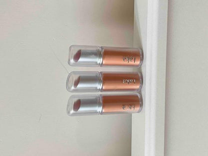 Laka - Bulky Matte Lipstick - Instantly enhances lip volume - 10 Colours